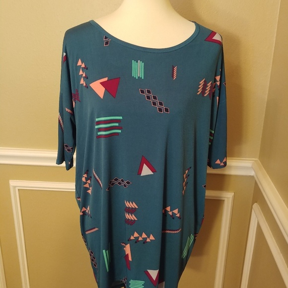 LuLaRoe stretchy shirt. Sz. Small - Picture 1 of 6